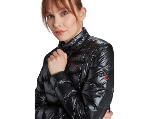 Cirrus-1132-worlds-lightest-down-jacket-for-women-Y-by-Nordisk-black-model-05.jpg Cirrus