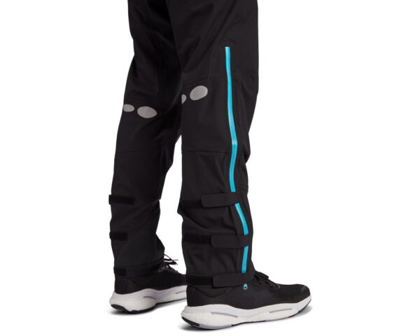 Horizon-1137-unisex-3-layer-stretchable-pants-Nordisk-black-blue-zip-male-model-04.jpg Horizon