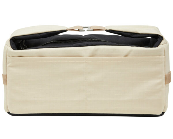 gjern-boxy-bag-long-long-sandshell-03_ea38d4ec-bf70-4e88-af29-85ebbbb57fda.jpg Gjern Boxy Bag