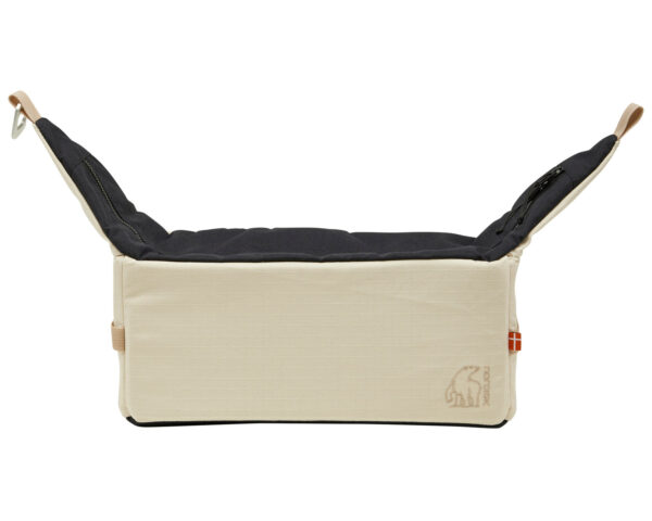 gjern-boxy-bag-long-long-sandshell-04_2e397cea-835e-4618-a7f4-a714701c8171.jpg Gjern Boxy Bag