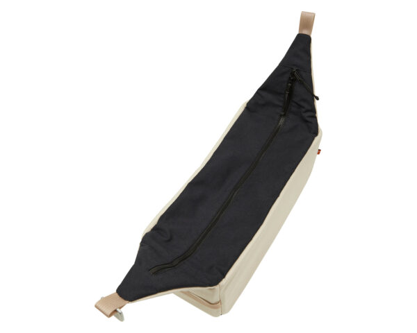 gjern-boxy-bag-long-long-sandshell-07_c1ad203b-fbf2-4707-a7df-6b1b1d5b1c36.jpg Gjern Boxy Bag