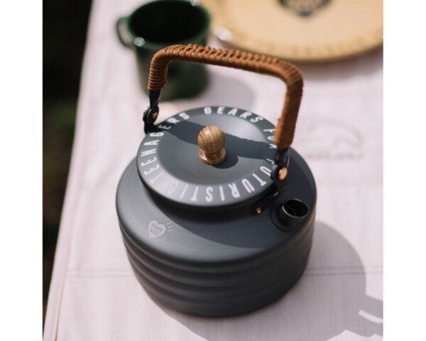 kettle-limited-edition-onesize-black-03_87a2f746-ee6f-4d02-9b45-887cbe1332d3.jpg Kettle