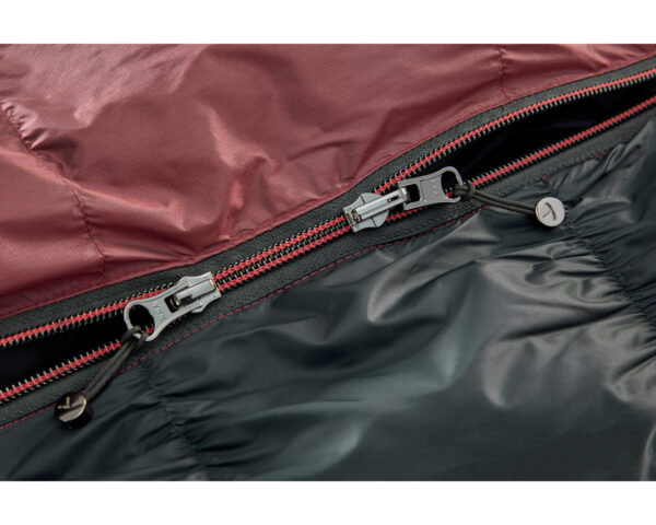 voyage-300-sleeping-bag-large-_left-zip_-ribbon-red-_-black-08.jpg Voyage 300 Sleeping Bag