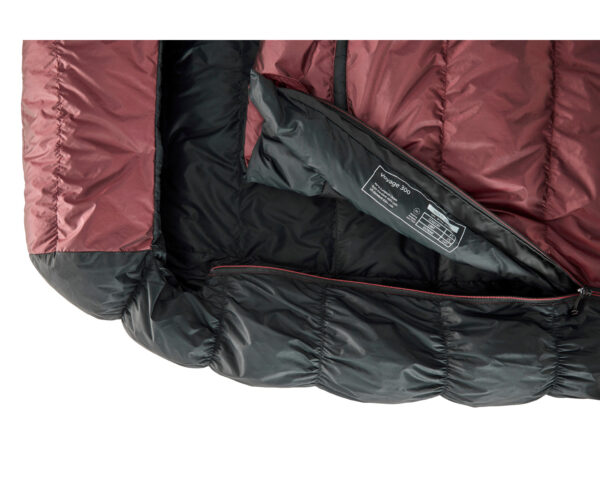 voyage-300-sleeping-bag-large-_right-zip_-ribbon-red-_-black-06.jpg Voyage 300 Sleeping Bag