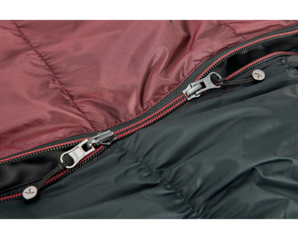 voyage-300-sleeping-bag-large-_right-zip_-ribbon-red-_-black-08.jpg Voyage 300 Sleeping Bag