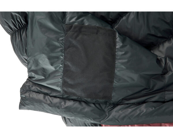 voyage-500-large-_left-zip_-ribbon-red-_-black-07.jpg Voyage 500 Sleeping Bag