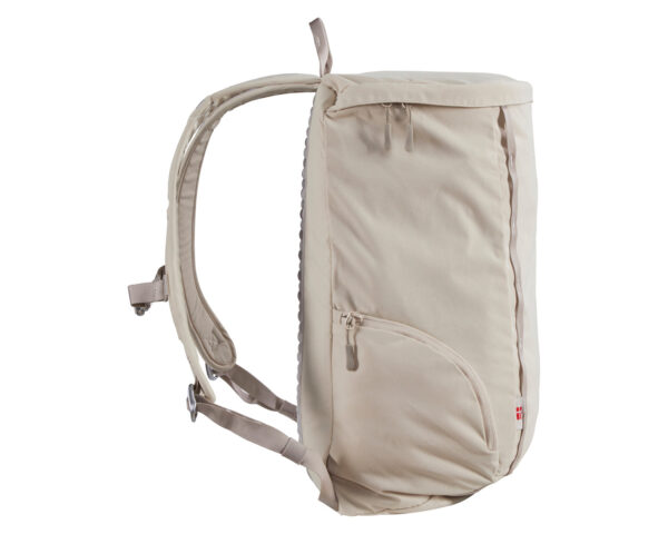 ygg-backpack-25-l-sand-04_154ac901-f57c-47e6-befb-1cb208288848.jpg Ygg Daypack M