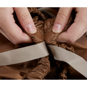 yggdrasil-raincover-onesize-chocolate-07_6f7da0cb-f599-4680-b977-27084bf62bf0.jpg Yggdrasil Raincover
