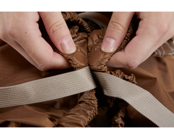 yggdrasil-raincover-onesize-chocolate-07_6f7da0cb-f599-4680-b977-27084bf62bf0.jpg Yggdrasil Raincover